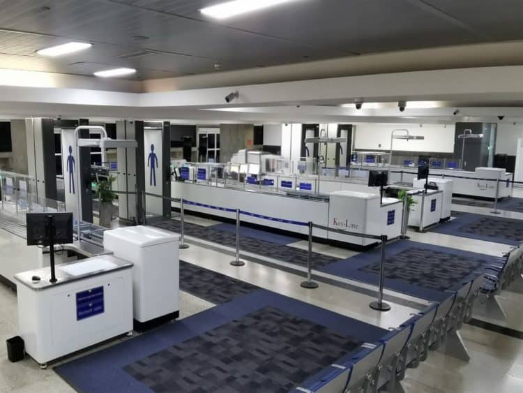Airport body scanners divide Swiss - SWI